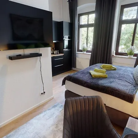 Апартаменты Sweethome - Zentral - Kueche & Parkplatz, Wifi Галль