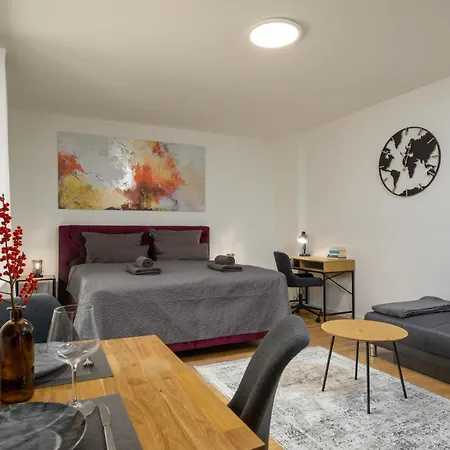 Sweethome - Zentral - Küche&parkplatz, Wifi Apartamento