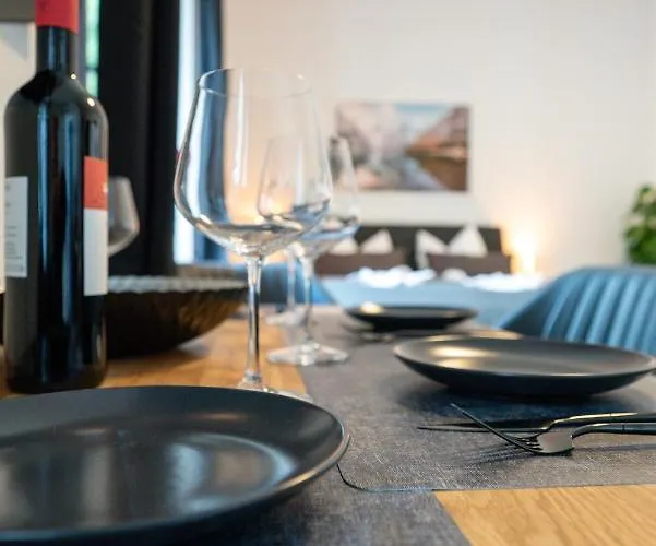 Sweethome - Zentral - Kueche & Parkplatz, Wifi Apartmán *