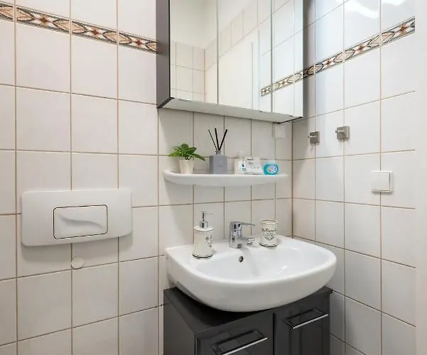 Sweethome - Zentral - Kueche & Parkplatz, Wifi Apartmán *